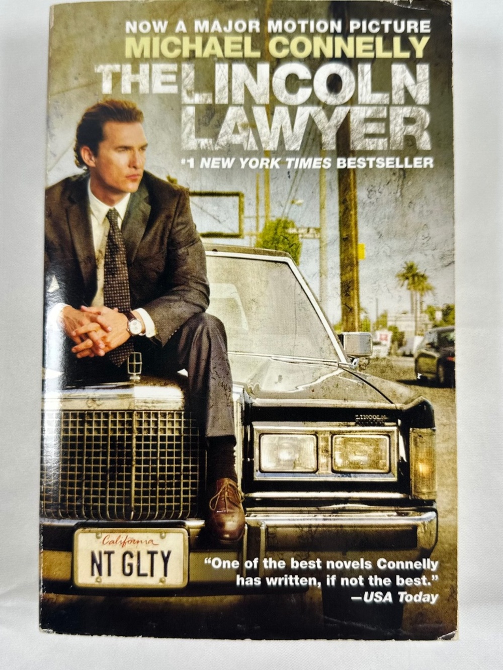 The Lincoln Lawyer (A Lincoln Lawyer Novel) - Paperback 2005 - Acceptable